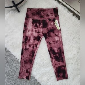 Nicole Miller Sport Leggings. Media Pocket. Burgandy. Size 1X. New. I